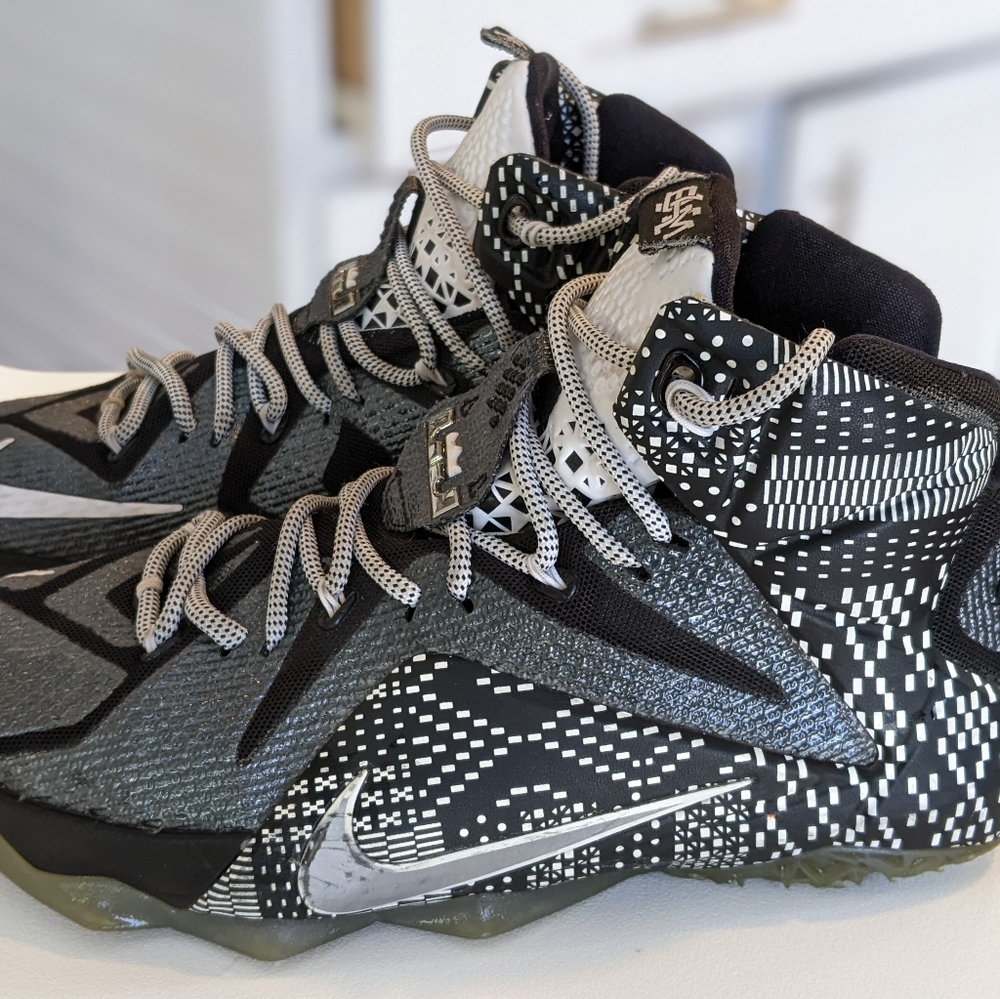 Nike Lebron 12 BHM sneakers | limited | like new